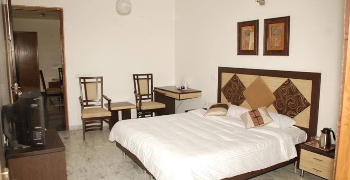 לינה וארוחת בוקר ניו דלהי East End Retreat מראה חיצוני תמונה