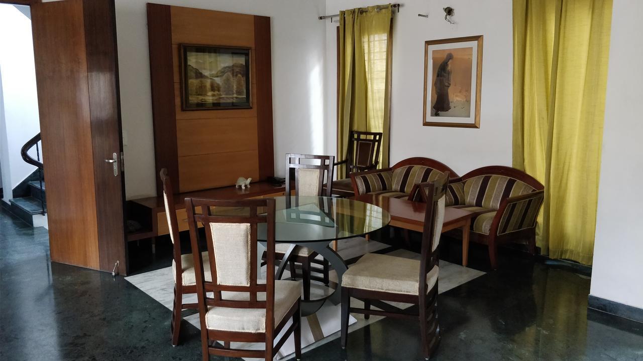 לינה וארוחת בוקר ניו דלהי East End Retreat מראה חיצוני תמונה
