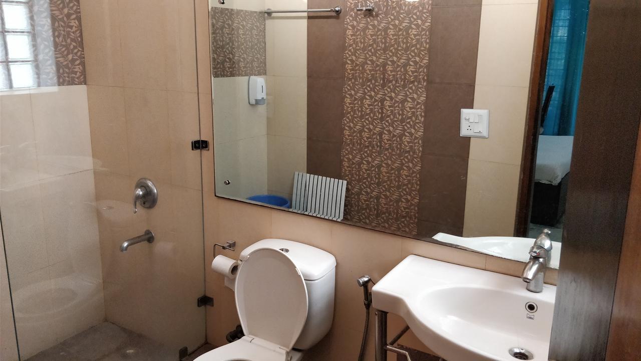 לינה וארוחת בוקר ניו דלהי East End Retreat מראה חיצוני תמונה