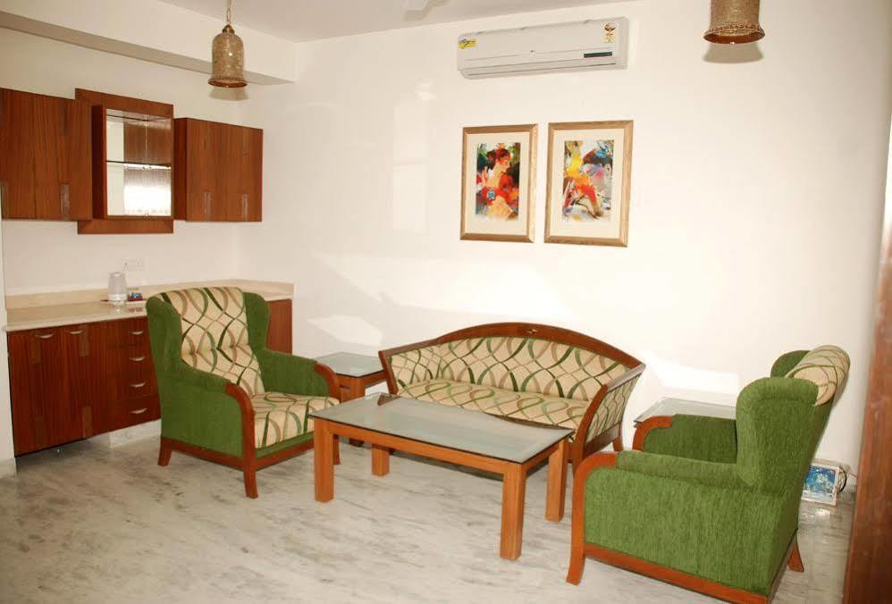 לינה וארוחת בוקר ניו דלהי East End Retreat מראה חיצוני תמונה