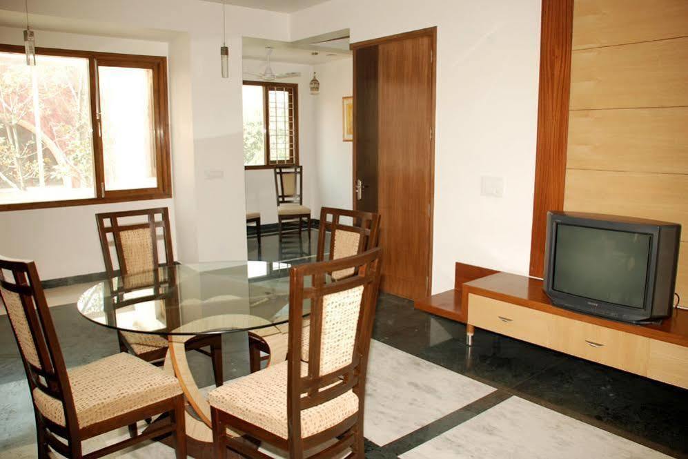 לינה וארוחת בוקר ניו דלהי East End Retreat מראה חיצוני תמונה